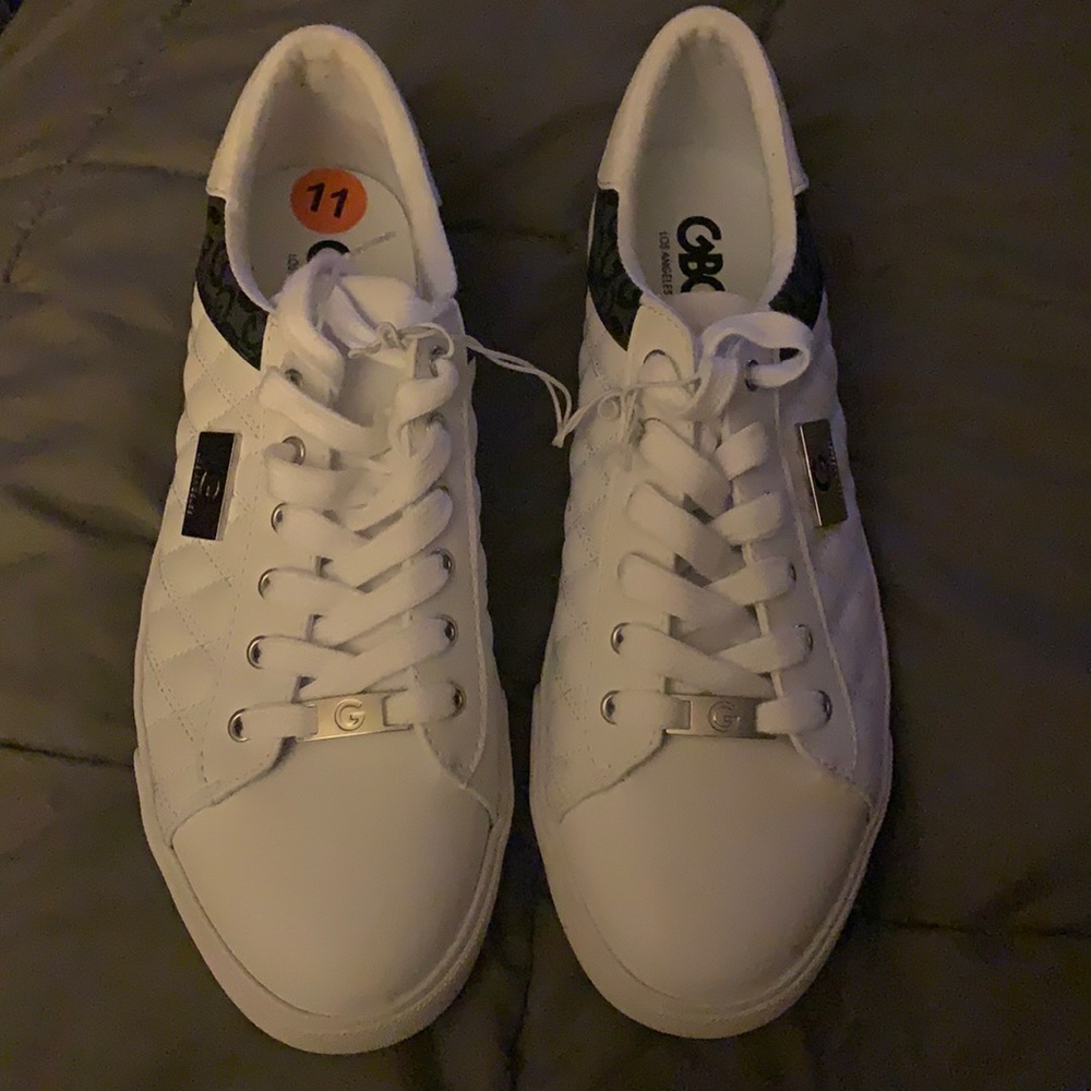 never worn GBG LOS ANGELES quilted sneakers no tag